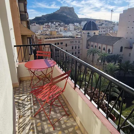 Espacioso, Luminoso, Coqueto, Muy Centrico Y Totalmente Reformado En 2024 Apartment *