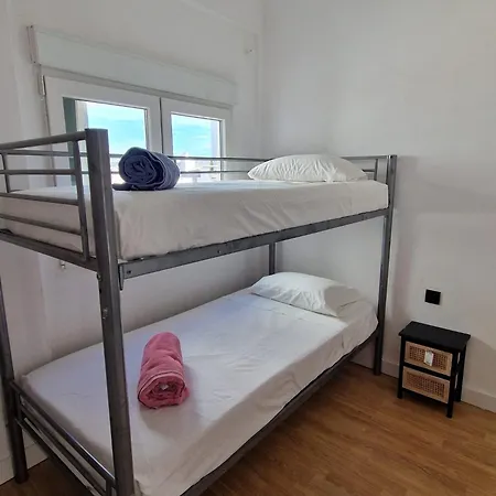 Apartment Espacioso, Luminoso, Coqueto, Muy Centrico Y Totalmente Reformado En 2024 *