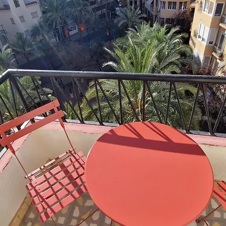 Apartamento Espacioso, Luminoso, Coqueto, Y Muy Céntrico Alicante