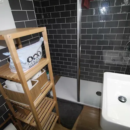Espacioso, Luminoso, Coqueto, Y Muy Céntrico Apartamento *